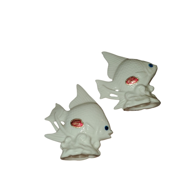 Vintage white bone china fish salt and pepper shakers - Picture 2 of 2